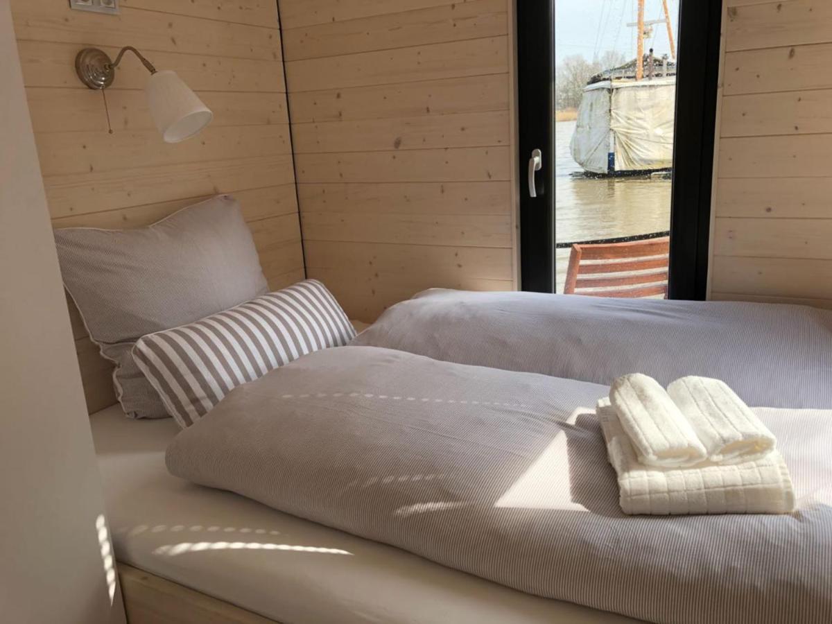 Hausboot Resort Nordseekueste ヴィルヘルムスハーフェン エクステリア 写真