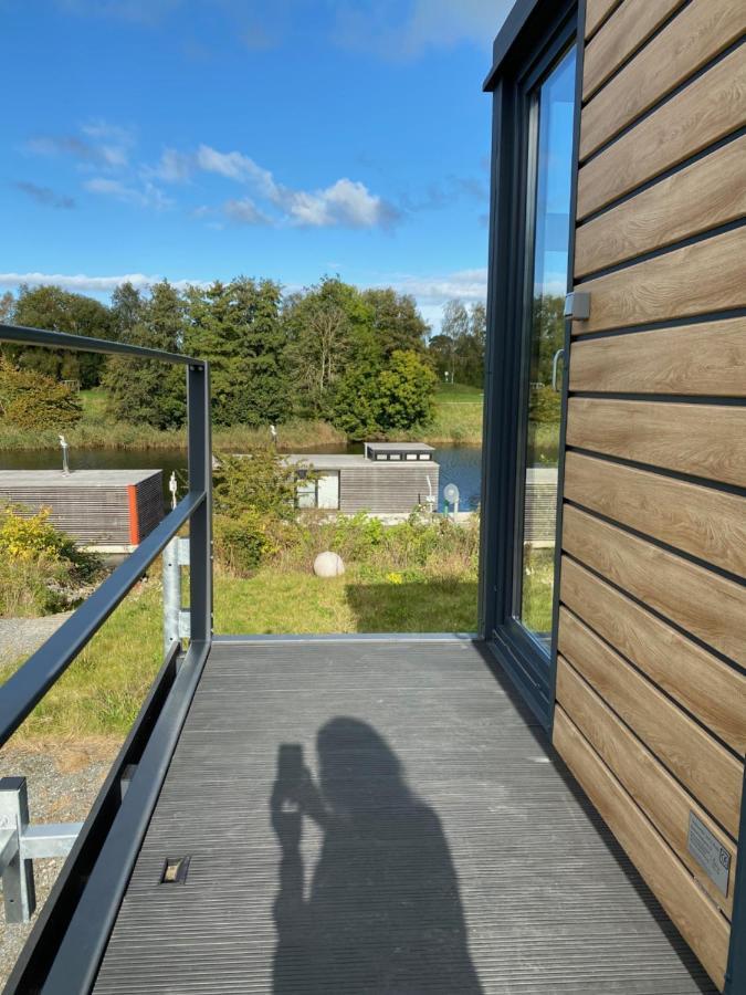 Hausboot Resort Nordseekueste ヴィルヘルムスハーフェン エクステリア 写真