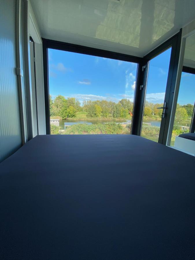 Hausboot Resort Nordseekueste ヴィルヘルムスハーフェン エクステリア 写真