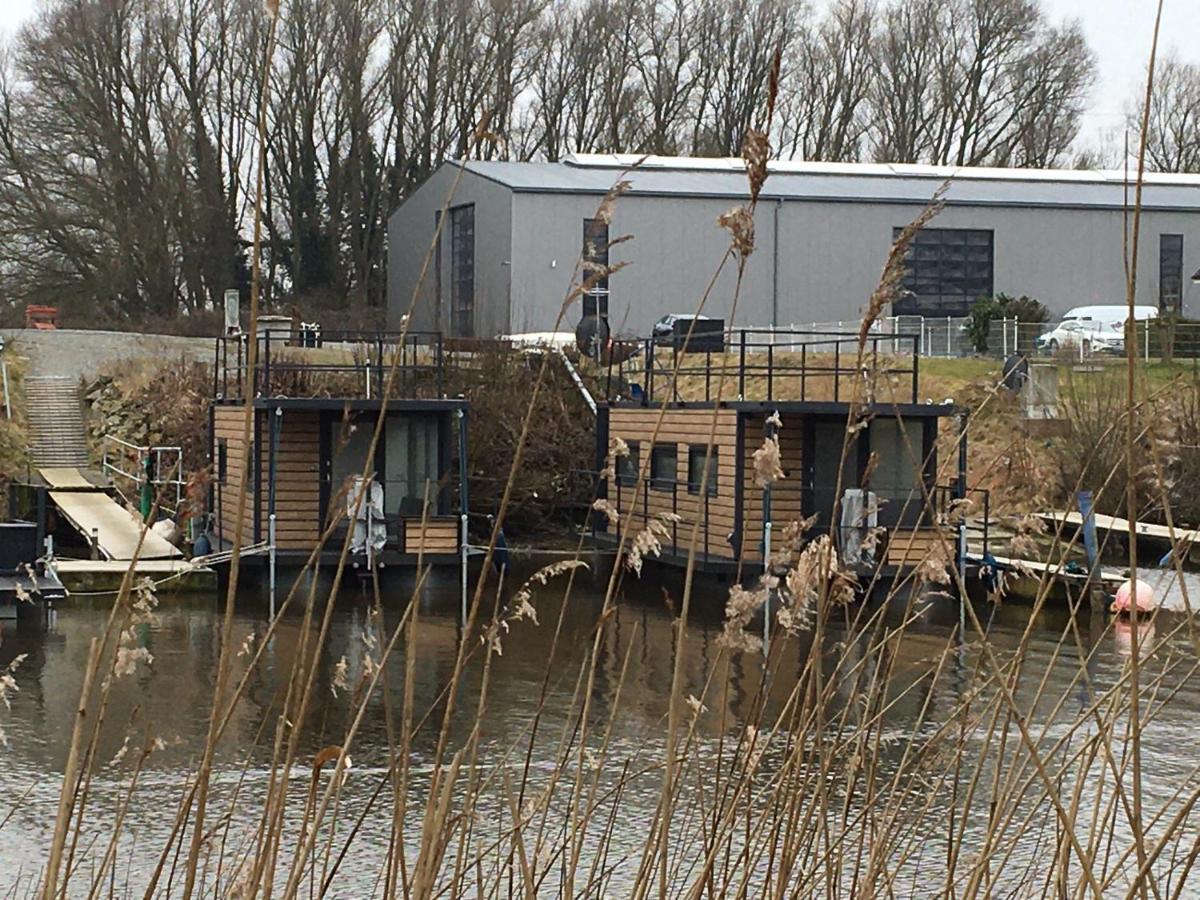 Hausboot Resort Nordseekueste ヴィルヘルムスハーフェン エクステリア 写真