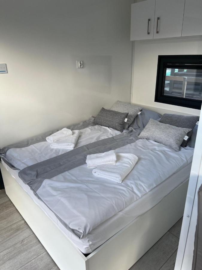 Hausboot Resort Nordseekueste ヴィルヘルムスハーフェン エクステリア 写真