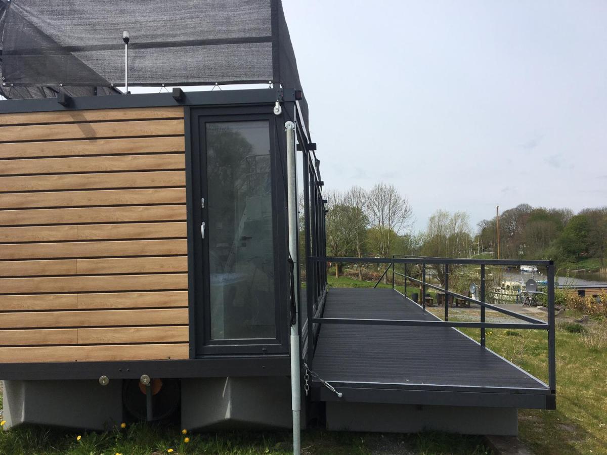 Hausboot Resort Nordseekueste ヴィルヘルムスハーフェン エクステリア 写真