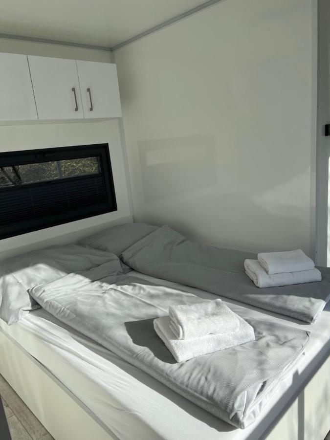 Hausboot Resort Nordseekueste ヴィルヘルムスハーフェン エクステリア 写真