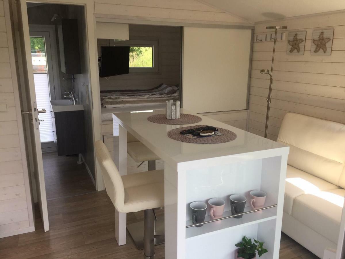Hausboot Resort Nordseekueste ヴィルヘルムスハーフェン エクステリア 写真