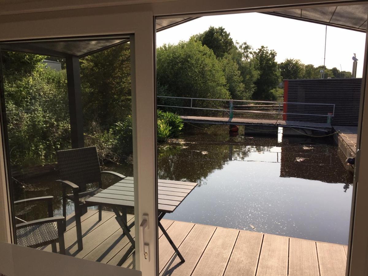 Hausboot Resort Nordseekueste ヴィルヘルムスハーフェン エクステリア 写真