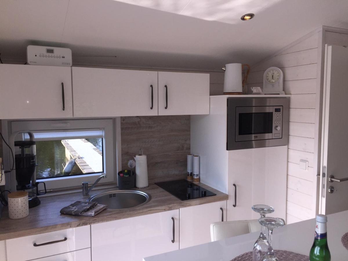 Hausboot Resort Nordseekueste ヴィルヘルムスハーフェン エクステリア 写真